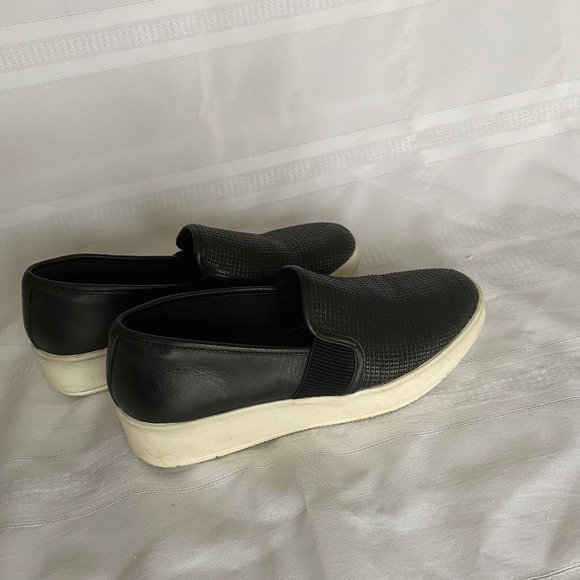 Clarks Slip On Loafer/Sneeaker  9.5  -  Black - Picture 1 of 4